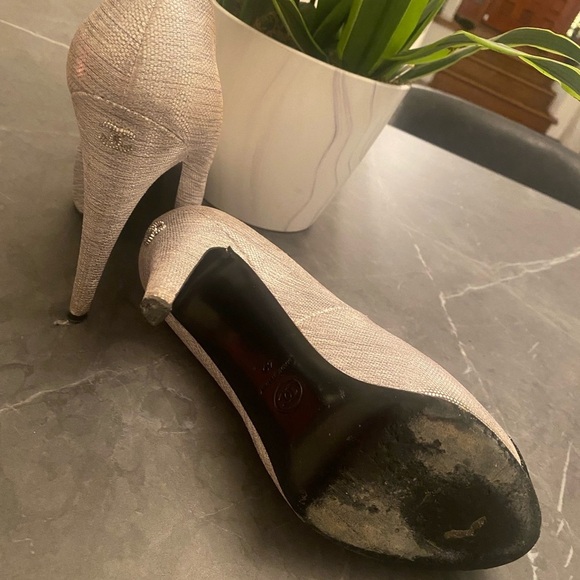 CHANEL Authentic Chanel Cap-Toe Textured High Heels – Size 40 - Picture 7 of 9